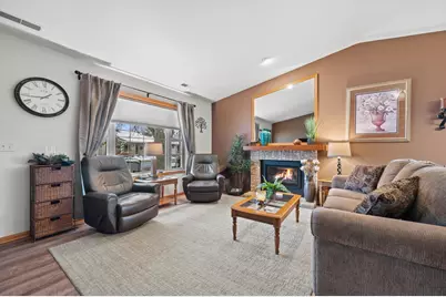 1624  Garden Ln, West Bend, WI 53095 - Photo 5