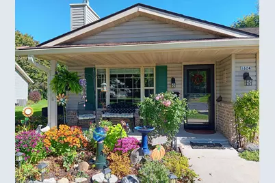 1624  Garden Ln, West Bend, WI 53095 - Photo 3