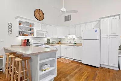 521  Bristol Oak Ct #D, Fontana, WI 53125 - Photo 5