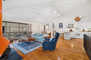 521 Bristol Oak Ct, Fontana, WI 53125 - Photo 9