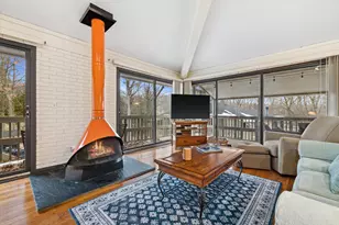 521 Bristol Oak Ct, Fontana, WI 53125 - Photo 7