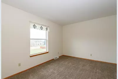 3212  Redbird Ln, Racine, WI 53402 - Photo 31