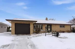 1223 S 25th St, Manitowoc, WI 54220 - Photo 3