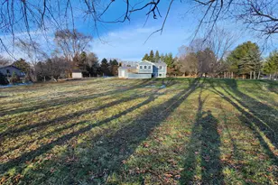 N9523 Sunset Dr, Troy, WI 53120 - Photo 9