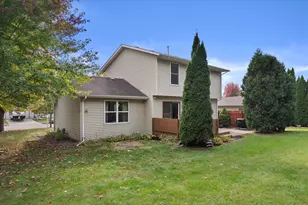 2606 Park Forest Dr, West Bend, WI 53090 - Photo 7