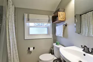 5000 N Shoreland Ave, Whitefish Bay, WI 53217 - Photo 17
