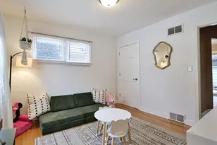 5000 N Shoreland Ave, Whitefish Bay, WI 53217 - Photo 9