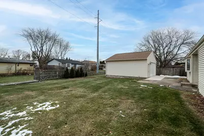 6840  Carlin Ct, Racine, WI 53406 - Photo 3