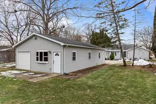 132 Fontana Ave, Fontana, WI 53125 - Photo 69