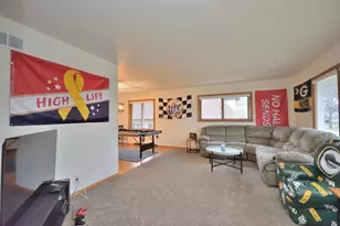 5727 W Wisconsin Ave, Wauwatosa, WI 53213 - Photo 7