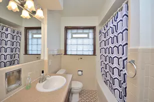5727 W Wisconsin Ave, Wauwatosa, WI 53213 - Photo 15