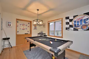 5727 W Wisconsin Ave, Wauwatosa, WI 53213 - Photo 9