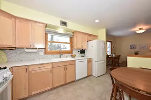 N85W18290 Tyler Ct, Menomonee Falls, WI 53051 - Photo 11