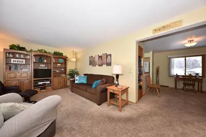 N85W18290  Tyler Ct, Menomonee Falls, WI 53051 - Photo 5