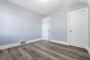 1902 W Nash St, Milwaukee, WI 53206 - Photo 13