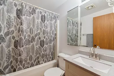 6401 N 106th St, Milwaukee, WI 53224 - Photo 9