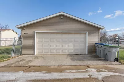 6401 N 106th St, Milwaukee, WI 53224 - Photo 19