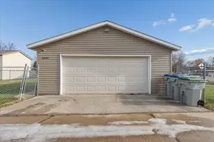 6401 N 106th St, Milwaukee, WI 53224 - Photo 19