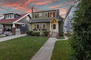 4221 N Farwell Ave, Shorewood, WI 53211 - Photo 1