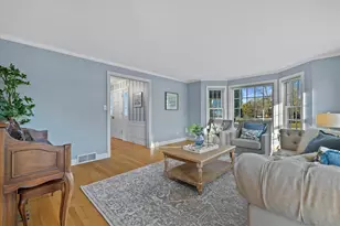 11019 N Wyngate Trace, Mequon, WI 53092 - Photo 5