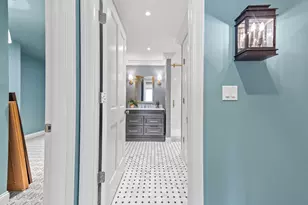 929 N Astor St, Milwaukee, WI 53202 - Photo 41