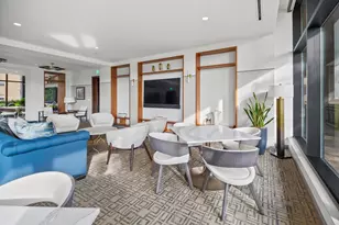 929 N Astor St, Milwaukee, WI 53202 - Photo 61