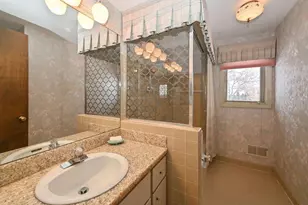 7693 Overlook Dr, Greendale, WI 53129 - Photo 13