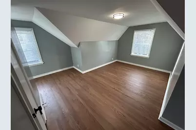 402 N 68th St, Wauwatosa, WI 53212 - Photo 9