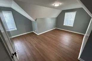 402 N 68th St, Wauwatosa, WI 53212 - Photo 9