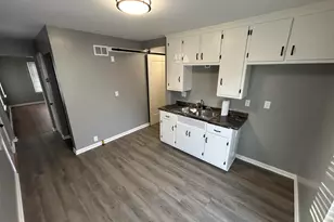 402 N 68th St, Wauwatosa, WI 53212 - Photo 5