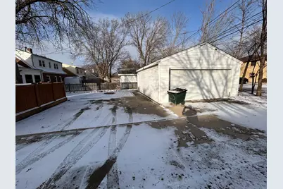 402 N 68th St, Wauwatosa, WI 53212 - Photo 19