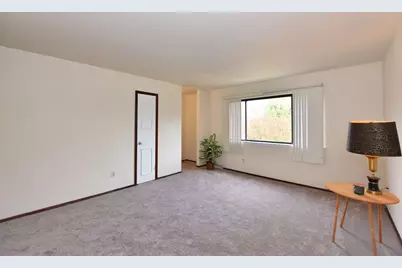 6081 W Calumet Rd, Milwaukee, WI 53223 - Photo 13