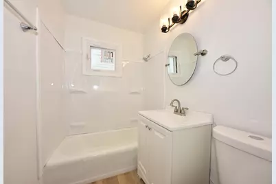 5754 N 65th St, Milwaukee, WI 53218 - Photo 9