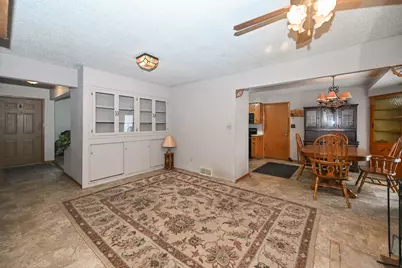 10211 S Nicholson Rd, Oak Creek, WI 53154 - Photo 7