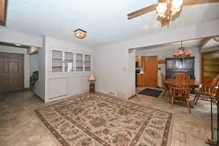 10211 S Nicholson Rd, Oak Creek, WI 53154 - Photo 7