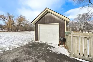 10211 S Nicholson Rd, Oak Creek, WI 53154 - Photo 33