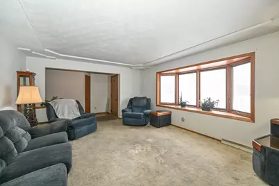 10211 S Nicholson Rd, Oak Creek, WI 53154 - Photo 5