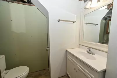 10211 S Nicholson Rd, Oak Creek, WI 53154 - Photo 25