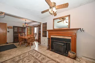 10211 S Nicholson Rd, Oak Creek, WI 53154 - Photo 9