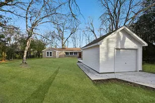 5686 N River Forest Dr, Glendale, WI 53209 - Photo 11