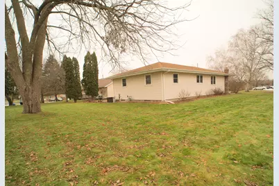 1021  Hill St, Watertown, WI 53098 - Photo 3