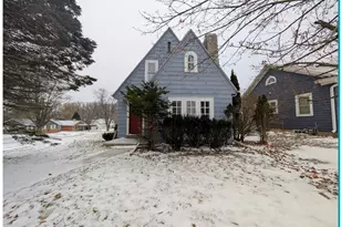 955 N 6th St, Manitowoc, WI 54220 - Photo 1