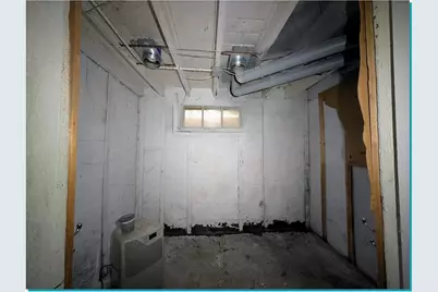 955 N 6th St, Manitowoc, WI 54220 - Photo 35