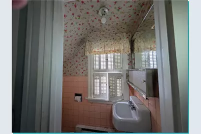 955 N 6th St, Manitowoc, WI 54220 - Photo 17