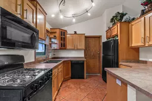 8005 Thistle Ct, Racine, WI 53185 - Photo 11