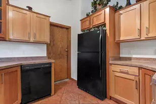 8005 Thistle Ct, Racine, WI 53185 - Photo 9