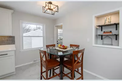 8930 W Lawrence Ave, Milwaukee, WI 53225 - Photo 11