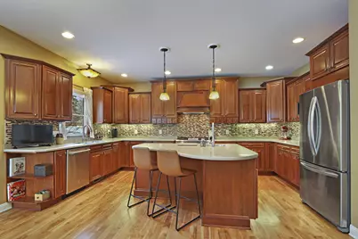 2117  Stonegate Rd, Burlington, WI 53105 - Photo 9