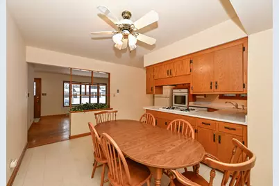 8720 W Ohio Ave, Milwaukee, WI 53227 - Photo 11