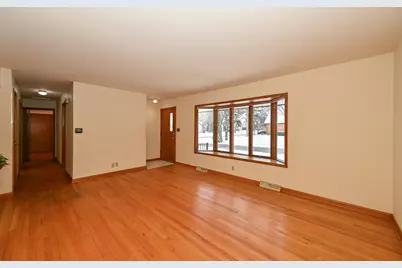 8720 W Ohio Ave, Milwaukee, WI 53227 - Photo 5